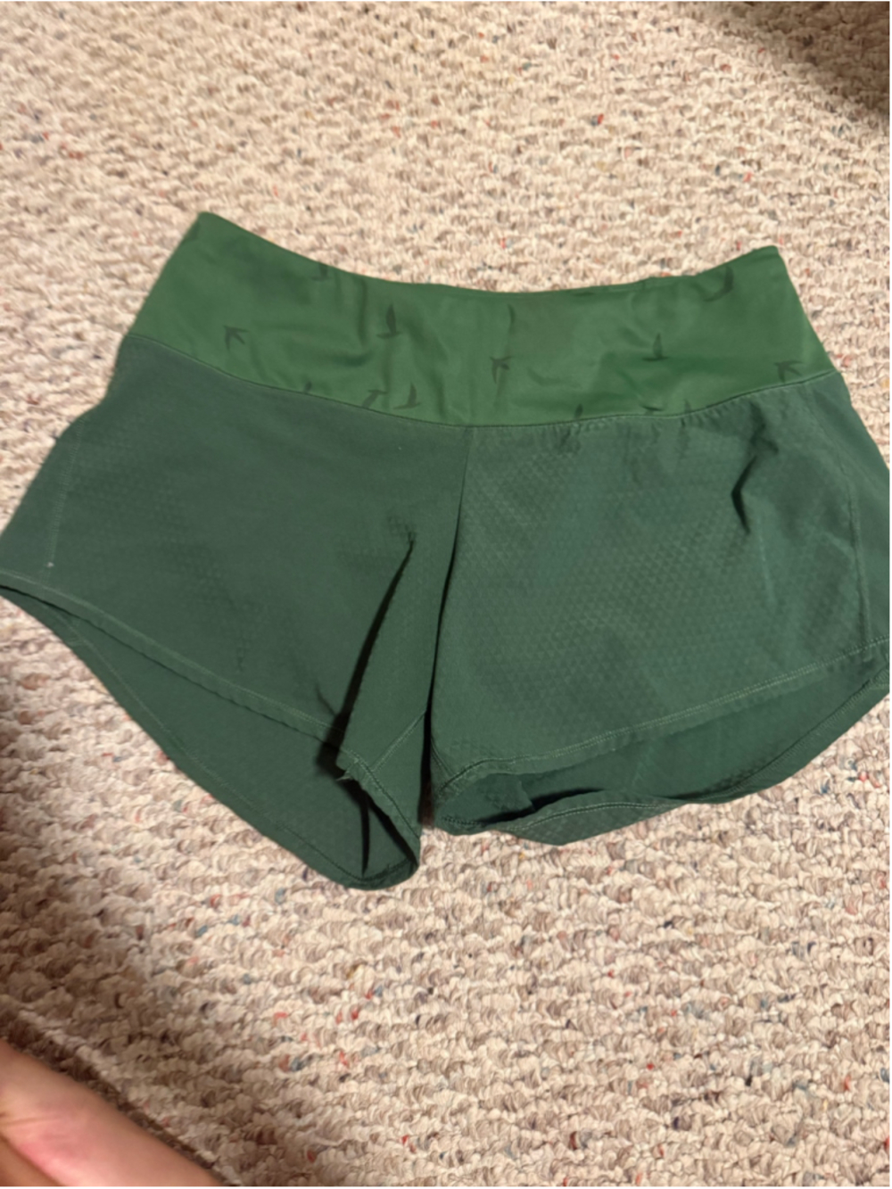 Oiselle W ROGA SHORT LUSH Green 6”- Size 4 - Picture 10 of 16